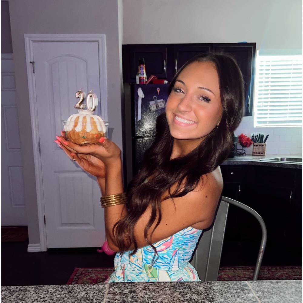 Meet your Posher, Hailey